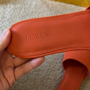 Women’s 9 J. Crew coral slip slides